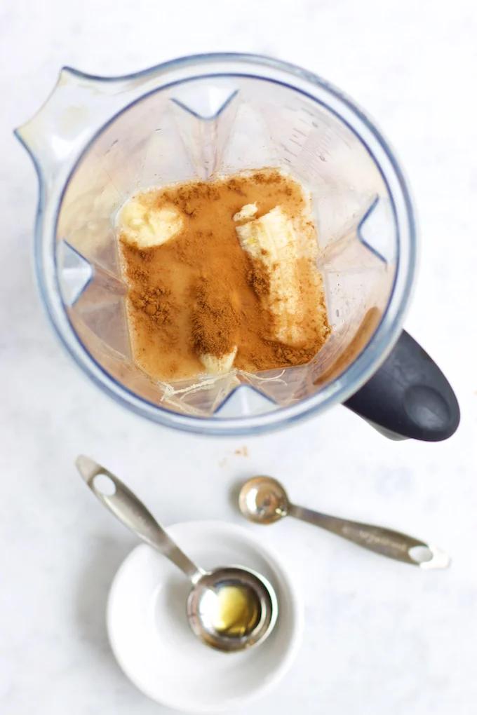 platano en la licuadora  con leche