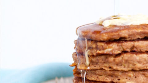 Hotcakes con manzana y avena para sentirte increíble | Piloncillo&Vainilla