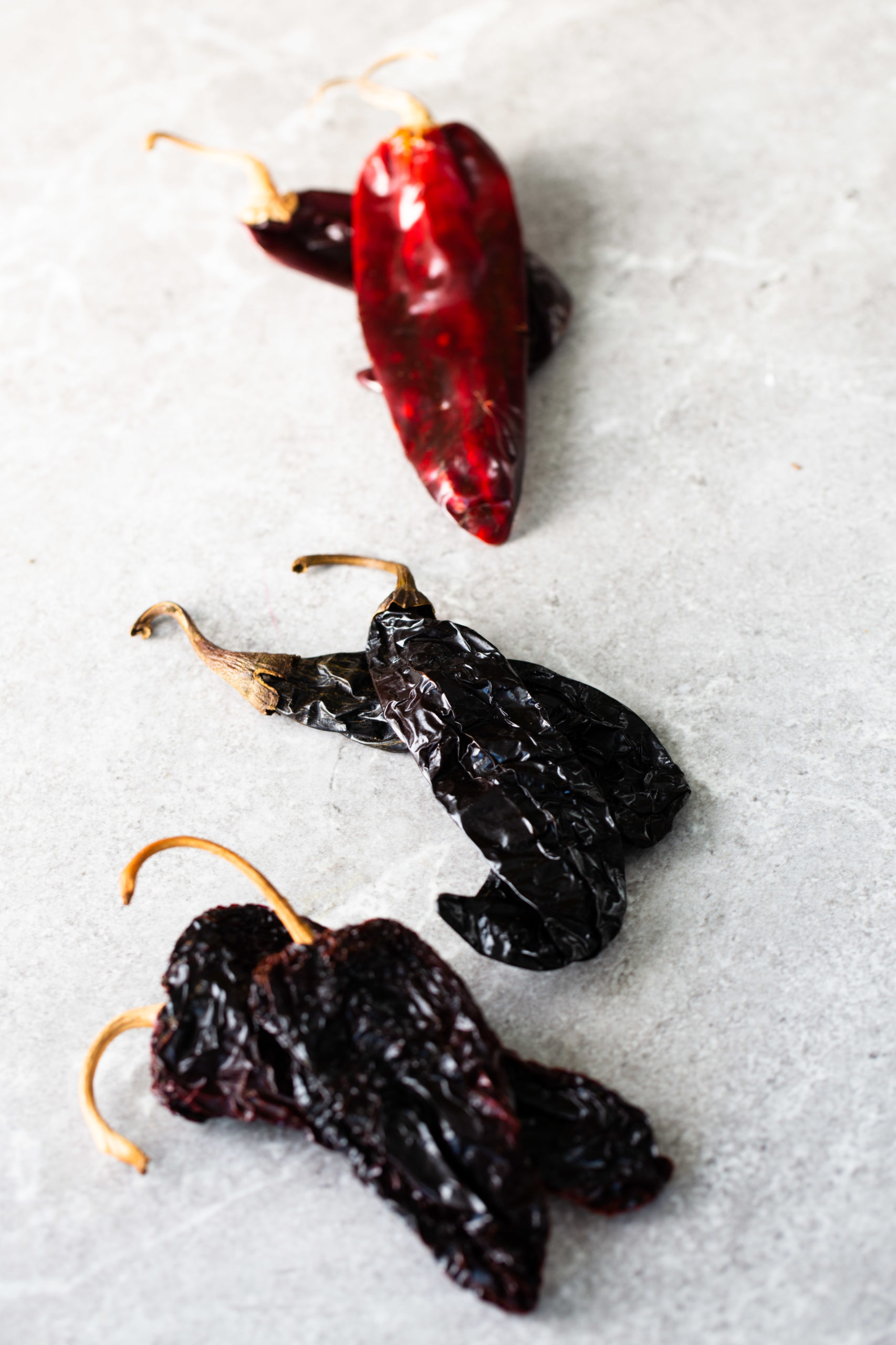 chiles guajillo, ancho y pasilla  para hacer pozole autentico