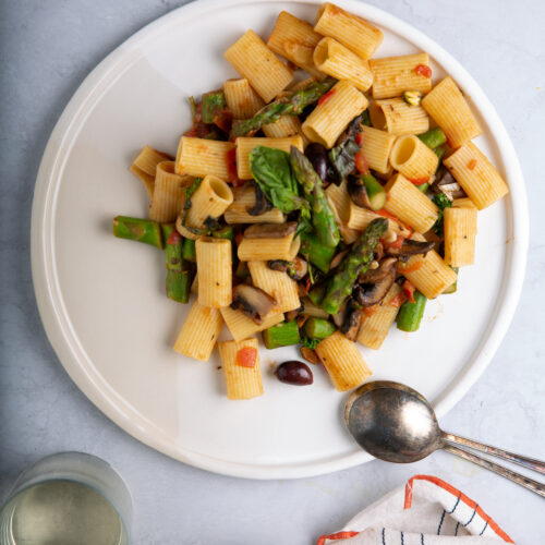 Pasta con espárragos y champiñones - Piloncillo y Vainilla