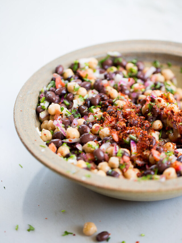 ENSALADA MEDITERRÁNEA DE GARBANZO Y FRIJOL