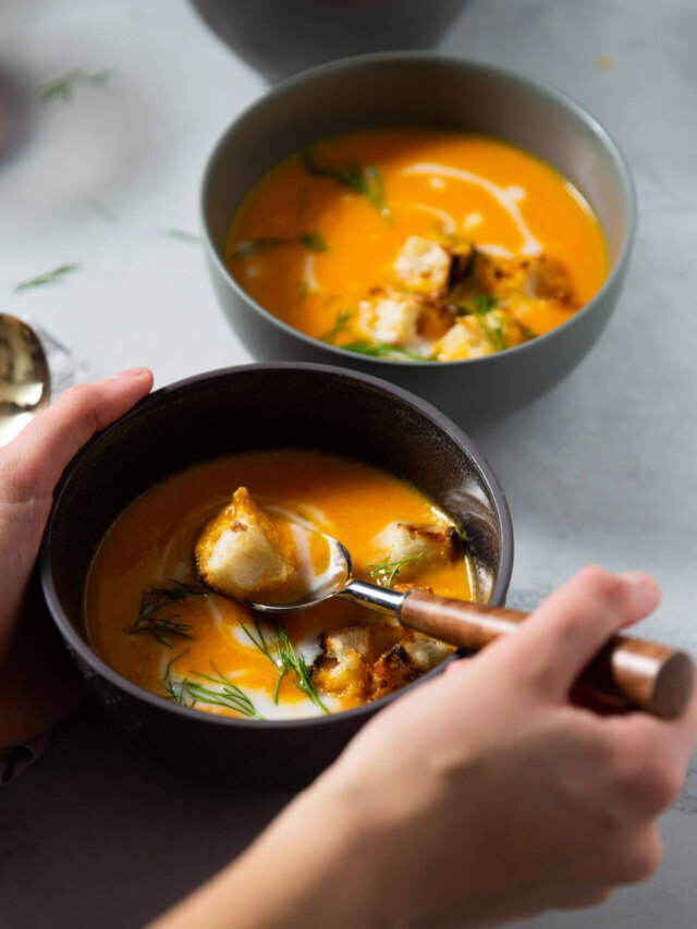 SOPA DE TOMATE Y PIMIENTO ROJO