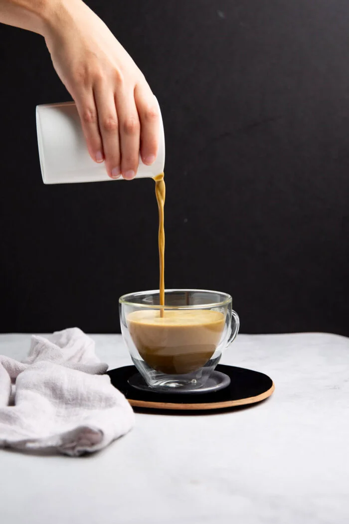 Cúrcuma latte: cómo preparar café con leche dorada y cuáles son sus  beneficios para la salud