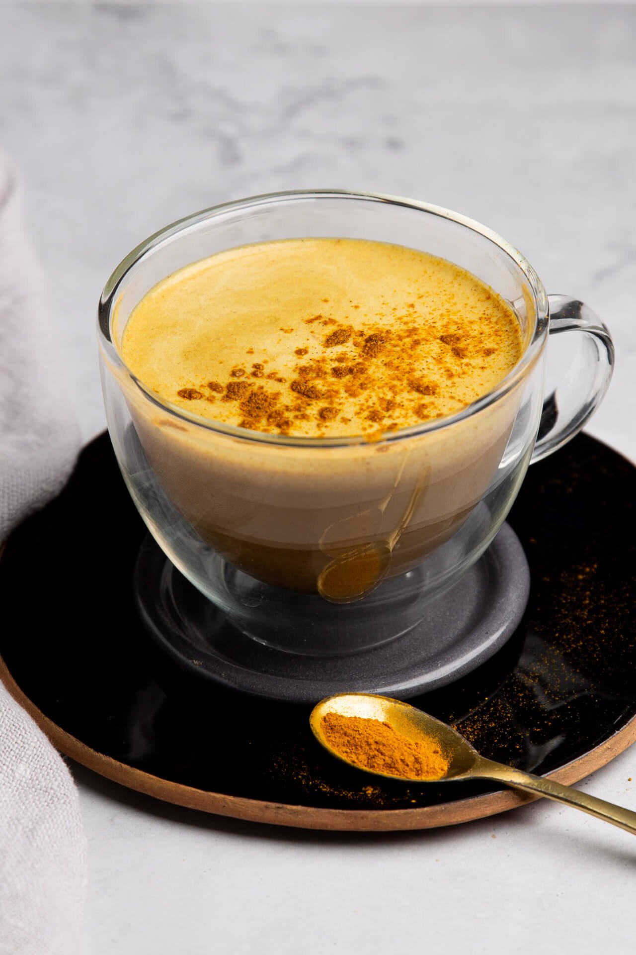 Cúrcuma latte: cómo preparar café con leche dorada y cuáles son sus  beneficios para la salud