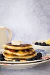 Hotcakes de bluberries y limón amarillo (veganos)